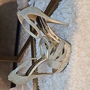 Breckelle's Glitter gold heels